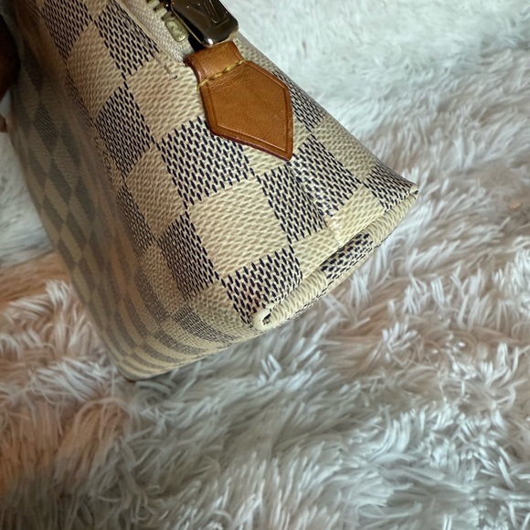 Louis Vuitton Damier Azur Cosmetic Pouch - Picture 11 of 16